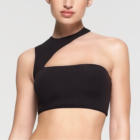 SKIMS Fits Everybody Cut Out Super Cropped Top in Onyx - Picture 1 of 4